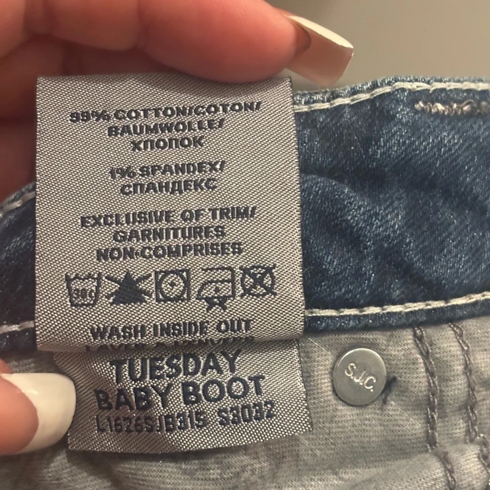 Silver Jeans Women's Straight Leg Blue Distressed Jeans - Picture 5 of 5